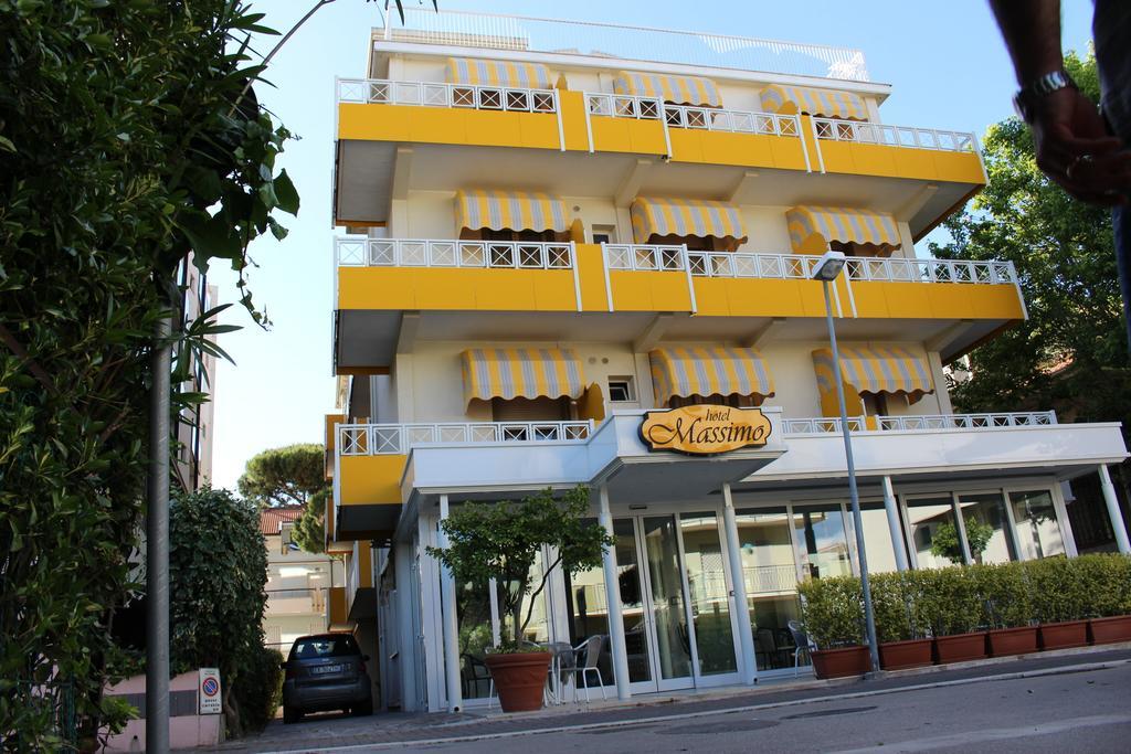 Hotel Massimo Риччоне Экстерьер фото