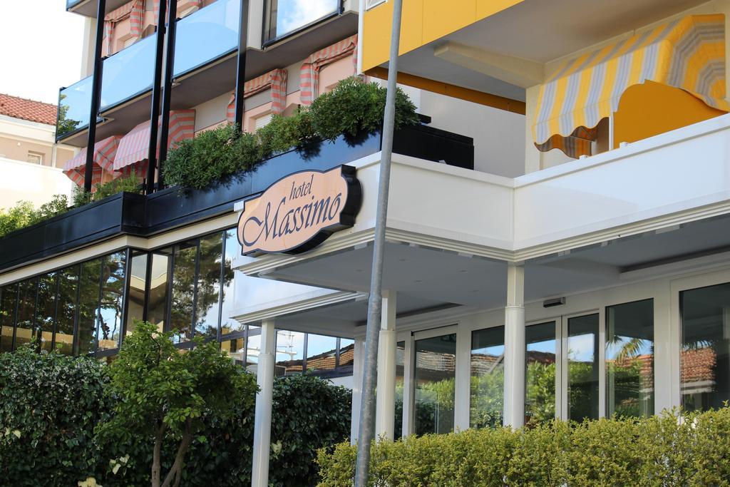 Hotel Massimo Риччоне Экстерьер фото