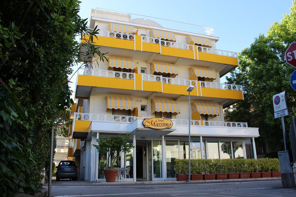 Hotel Massimo Риччоне Экстерьер фото