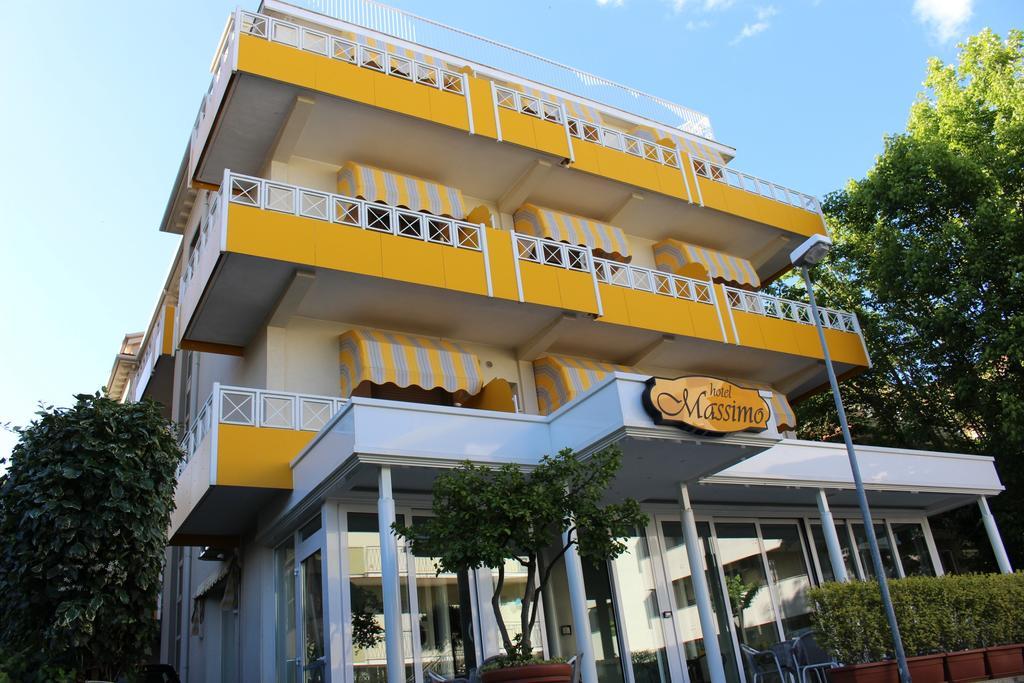 Hotel Massimo Риччоне Экстерьер фото
